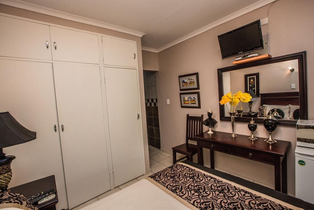 @Home Guest House Rustenburg Kültér fotó